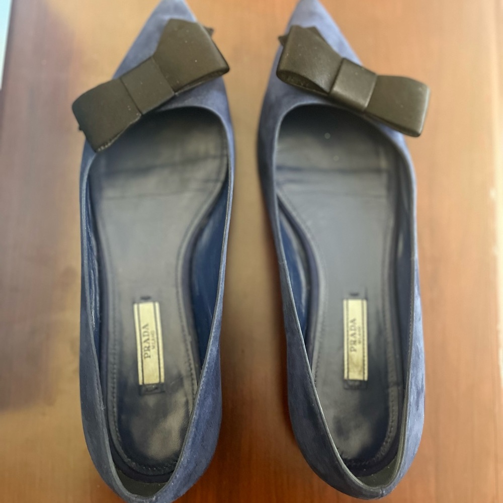 Women’s Navy suede Prada Flats- size 40/ 9